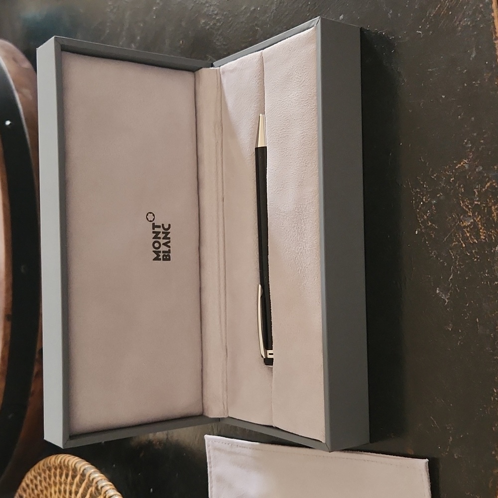 BRAND NEW MONT BLANC HERITAGE COLLECTION 1912 CAPLESS ROLLERBALL PEN